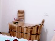 非常骚气的熟女主播扭动小蛮腰现场直播跳蛋道具插逼淫荡无比