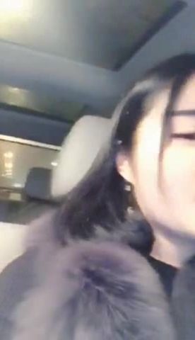 开奔驰的白富美女主播同城约炮粉丝 马路边车震被无套内射 普通话对白-1