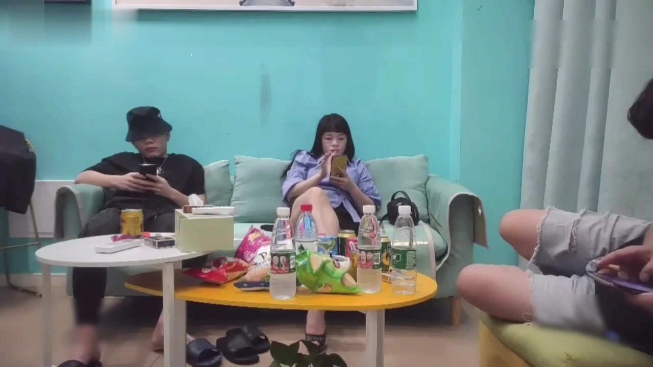 巨乳少妇难以满足两兄弟轮流操