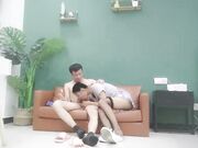 约极品00后萌妹子乖巧听话沙发尽享青春胴体