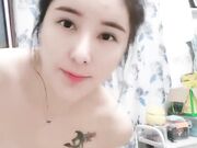 大奶妹无毛白虎口交大鸡巴主动求草浪叫03