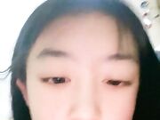 清纯03年学生妹手指猛扣小穴 02