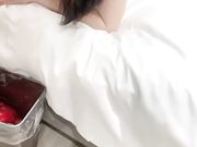 哥哥爆草小妹上位坐插鸡巴干的潮喷