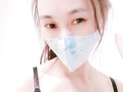 年轻体力好大战两个妹子轮番作战拍摄角度很专业