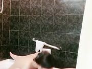 黑丝眼镜小骚妹子深喉舔屌让小哥舔逼爆草抽插