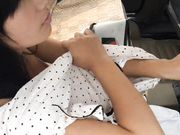 搭车的潜规则惨遭失身之痛抓着电线杆一顿艹再到车里无套内射相当刺激