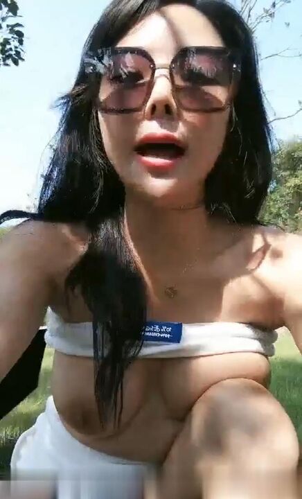 御姐人妻玩弄大爷鸡巴侧入野战深插尖叫