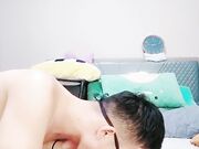 御姐卖力深喉情趣椅女上位啪啪道具插穴自慰