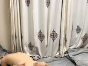 荡妇黑丝让小哥各种蹂躏压在身下暴力抽插浪叫