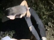 《网爆校园霸凌门事件》学妹放学被混混拦住,扒光她衣服拳打脚踢用甩棍插逼