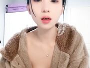 制服妹子被渣男男友拉回来直播做爱 深喉吃屌 无套女上位多角度深插打桩2