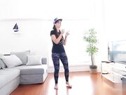 清新纯真情绪娃娃正在被她的继姐吃掉她的小穴
