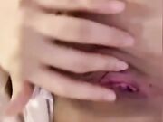 合租室友超级闷骚的眼镜妹，不深入了解真的就是一个高冷范女孩