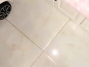 抹上润滑油尽情玩弄 扣的小穴湿哒哒 大屌插入舒服的呻吟 后入大肥臀1