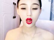 男人们的爱妃坐骑掰穴展示鲜红阴蒂