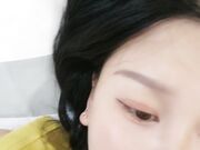 哺乳期的小荡妇陪狼友发骚奶子太胀了奶子自己滴答