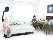 ED Mosaic白皙美腿E奶乔安来男友家偷偷打炮 被哥哥们发现后三人一起轮流上她1