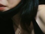 户外女神渣女来袭深夜跟大哥出来偷情啪啪，全程露脸口交大鸡巴身材很好，让大哥草了骚逼爆菊花