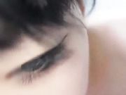 瞳孔大美女首次手机直播操逼内射
