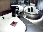 豪华套房偷拍短发美女被男友快速抽插妹子这小身板抱着操是太爽了