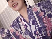 素人美少女向我们展示了她们粉红色的私处