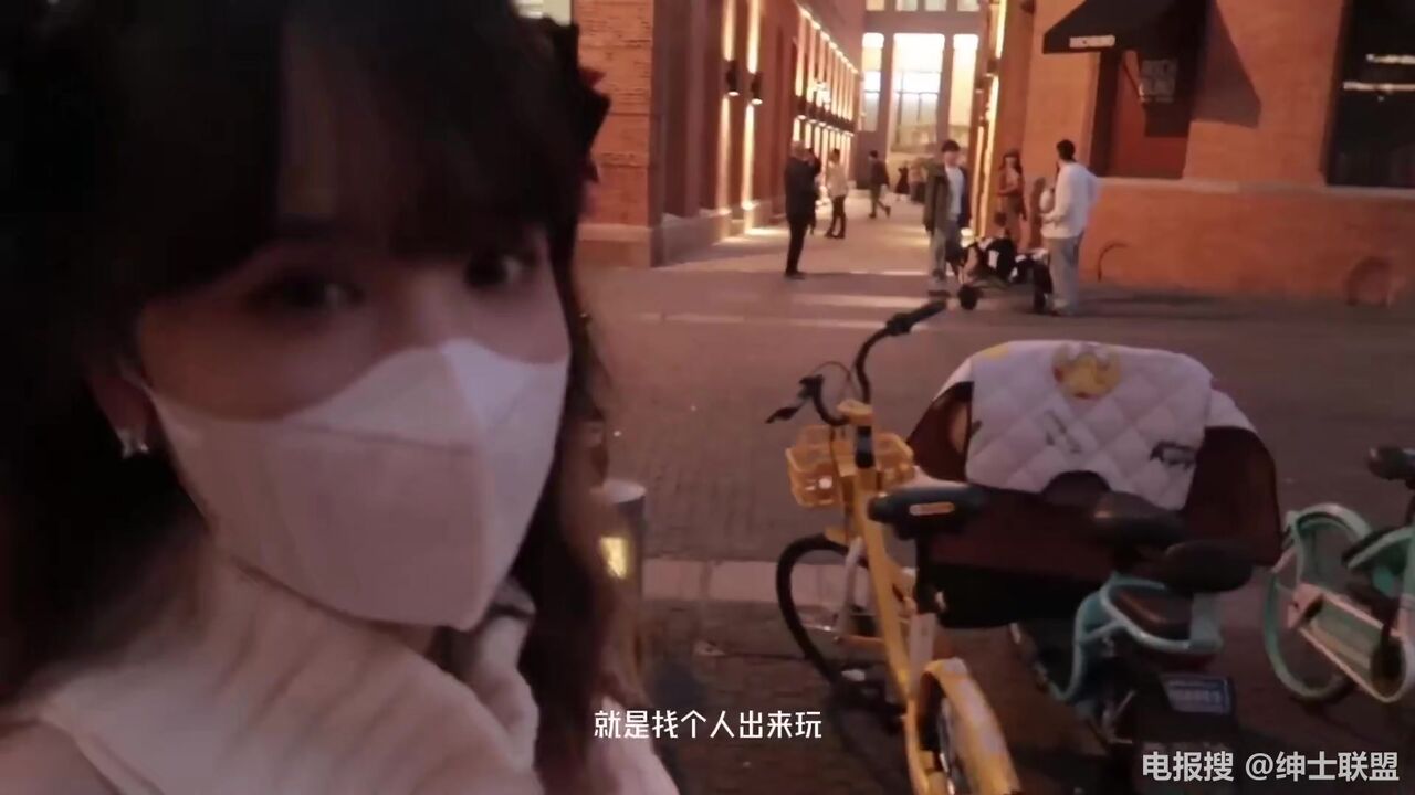 极品嫩妹奶大鲍鱼粉_被小哥哥无套输出_射了小一屁屁