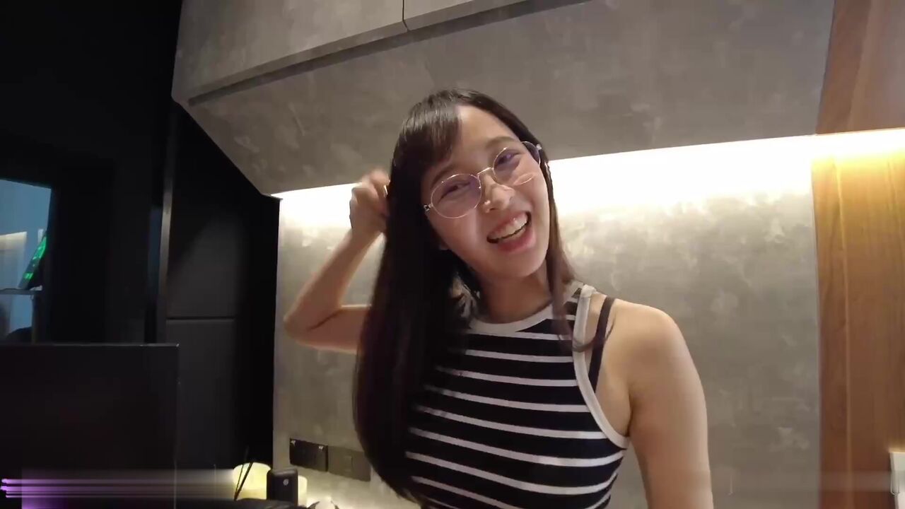 乖巧可爱眼镜娘为男友服务被操爽了