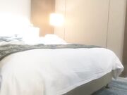 酒吧搭讪的美女 看着挺骚还在装矜持推倒连干两炮