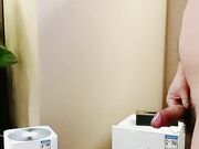 极品骚女酒店约炮87年已婚男，喜欢把逼毛剃掉，马尾辫眼镜御姐，吸吮大屌口活很专业，开档丝袜骑乘蠕动，娇喘尿尿在