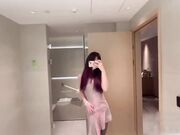 黑丝诱惑勾引外卖员大冒险_勾引外卖员榨精口交做爱