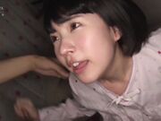 让她一次又一次地射精 并连续吞咽五次