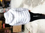 街头尾随眼镜女友到出租房激情啪啪 妹子逼毛好浓密 水太多几次多滑出