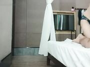 山鸡哥夜晚巡街撩了两洗脚妹都失败了只好找个按摩女口爆