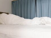 泡良大神 开宝马的少妇来偷情 床上干湿了一大片 逼都要被干肿了 太牛逼了