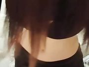 邻家小美眉芊芊黑丝诱惑 指奸骚逼淫水很多呻吟浪叫不止想被哥哥的大鸡巴干