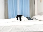 好久没播约操良家 牛仔裙小骚货 摸腿调情把衣服 床上掰穴爆操