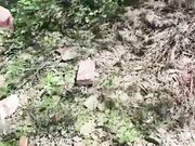 带妹妹去山上挖野菜 妹妹逼痒难耐想打野战