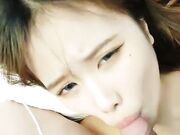 电竞少女全程露脸跟小哥开房啪啪 胯下的呻吟口交大鸡巴表情好骚啊 主动上位抽插
