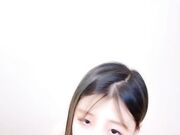 白丝露脸心悦颜值小妹发骚诱惑狼友，揉奶玩逼好姐妹帮忙道具抽插蹂躏，给大哥撸鸡巴吃奶，让他们去别屋做爱