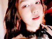 极度淫骚美女小姐姐掰开骚穴里面好湿抓着屌猛吸第一视角操逼