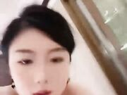淫荡小骚货车模 酒店和炮友激情操逼 翘起屁股摆动求操 操起了骚逼好多水