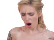 与俄罗斯金发女郎浪漫的性爱