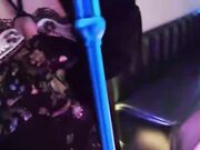 在KTV把媽咪給睡了 全裸性愛 邊唱邊操