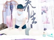 养生SPA按摩 按几下就出水 倒贴钱让男技师操