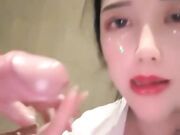 抖音68万粉丝网红被榜一大哥约到KTV勾引大哥包厢开干