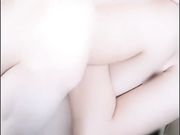 “我快高潮了哥哥”白肤眼镜少妇外表看起来很良家但骨子里很骚与炮友大白天车震直播操的很激情对白淫荡