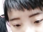 HD 可爱漂亮主播和炮友做爱 操到喷尿 年纪不大 性经验十足 奶子逼逼粉