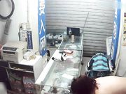 各种居家隐秘私生活TP露出大合集蹲在床上操媳妇和在客厅抱着媳妇边走边草的夫妻是真猛啊