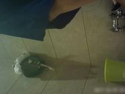 最新流出云上会所高清系列几个制服服务员妹子轮着上厕所