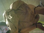 最新流出云上会所高清系列几个制服服务员妹子轮着上厕所